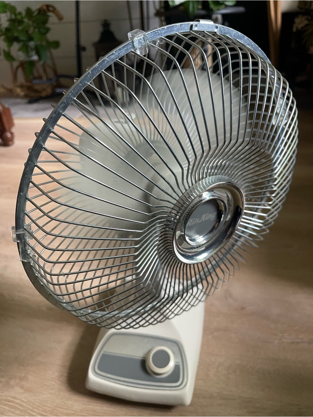 Vintage Air King Oscillating Desk Floor Fan - Picture 11 of 11